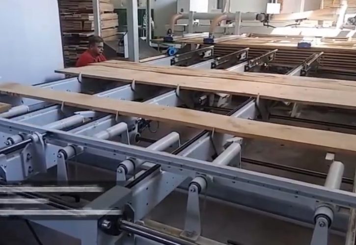 Automatyczna linia kalibracji grubości drewna